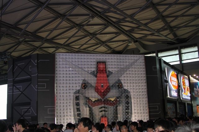 【China Joy 2014】中国のガンダムファンが集結!? 久遊網ブースではザク頭部がお出迎え