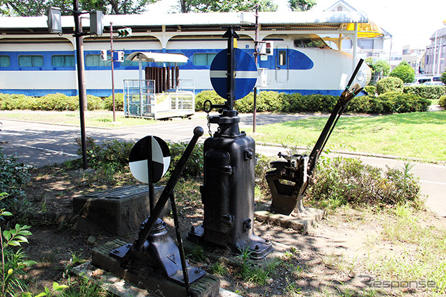 新通町公園（静岡県富士市中央町）にある0系や転轍機。