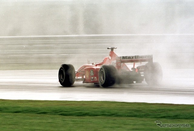 ロン・デニスが批判「ドライバーを危険にさらしたフェラーリ」