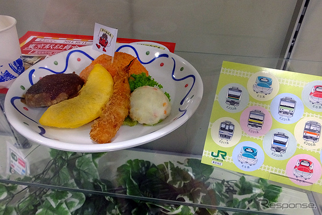 東京鉄道祭で東京駅の社員食堂が一般公開され、多くの人が訪れた