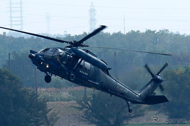 UH-60ヘリコプターの機動力も堪能できる。