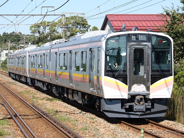 10月から試運転が行われている新潟地区の新型車両・E129系。営業運転開始日が12月6日に決まった。