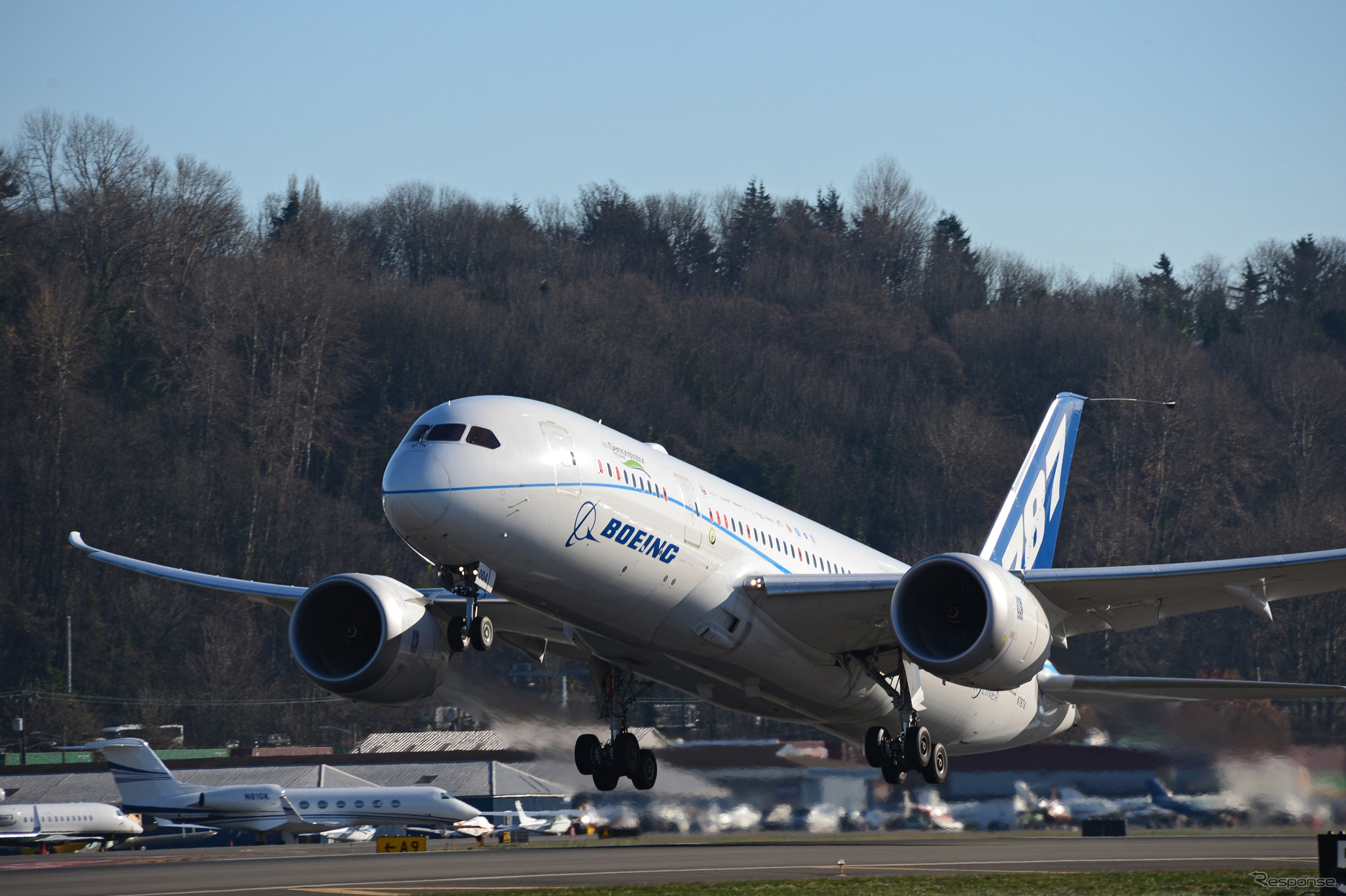 787型エコデモンストレーターにバイオ燃料「グリーンディーゼル」を使用してフライトテストを実施