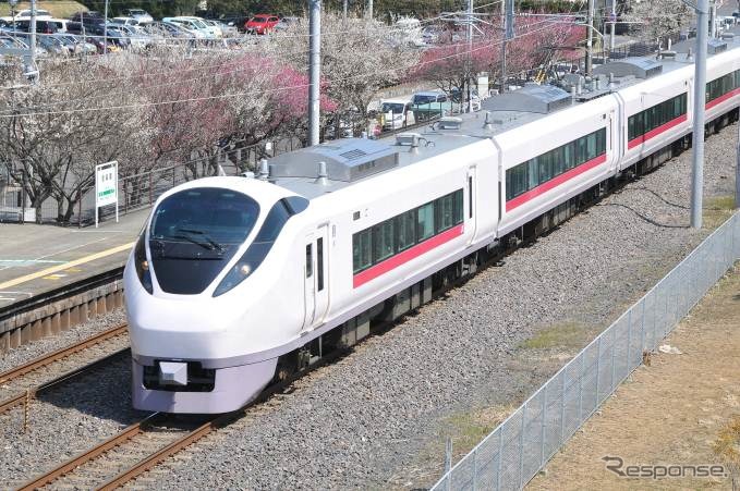 2015年3月のダイヤ改正で「上野東京ライン」が開業するのに合わせ、上野発着で運転されている常磐線の特急列車は大半が品川発着に。列車名は上野発着便も含め『ひたち』『ときわ』に統一される。