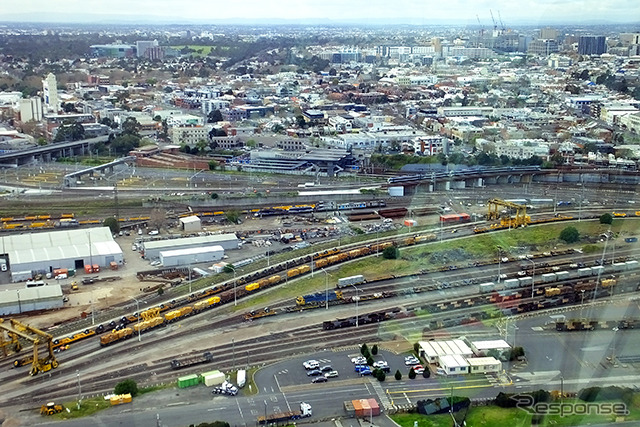 メルボルン市の大観覧車「メルボルン・スター」（Melbourne. Star Observation Wheel）から港を望む