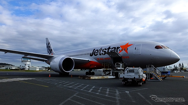 ゴールドコースト空港で出発準備中のジェットスター航空B787-8。今夏、東京－メルボルン線にもこのB787が投入される