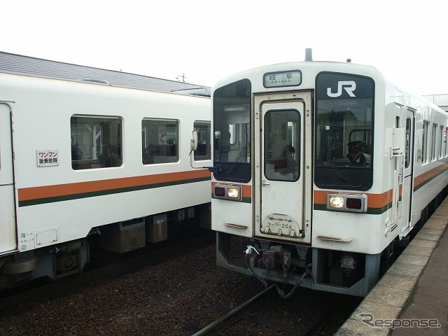 東海交通事業はJR東海に貸し付けていたキハ11-203・204の2両を譲渡した。写真はキハ11-204。