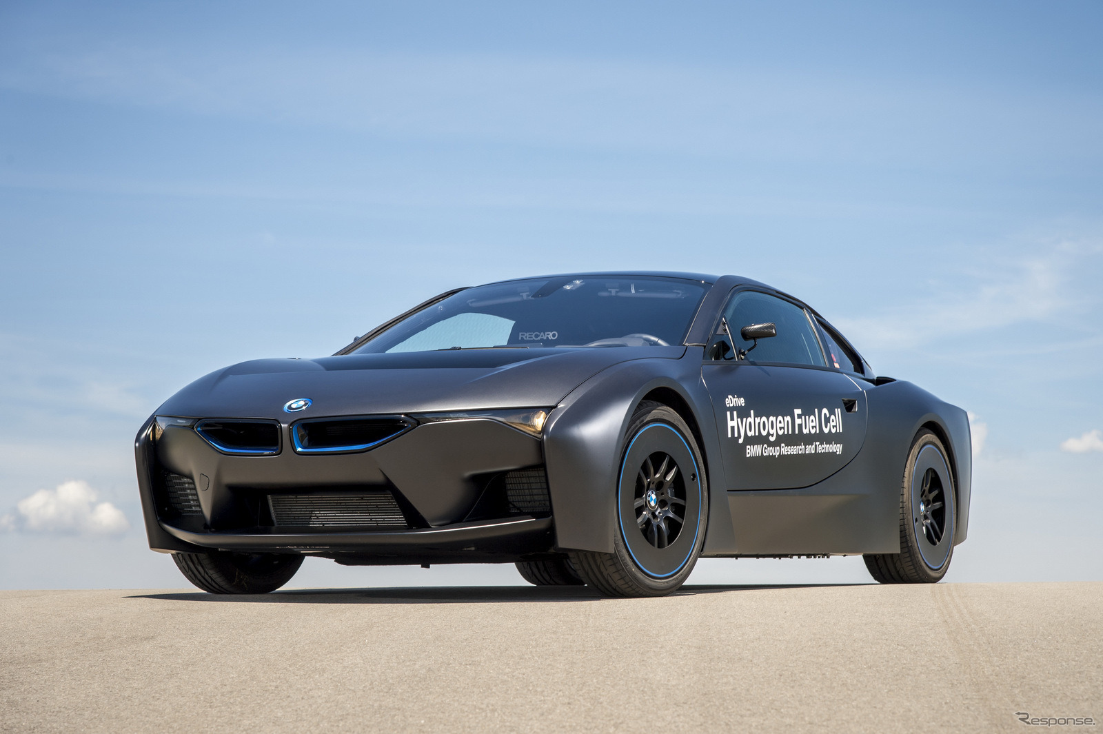 BMW i8 の燃料電池プロトタイプ車
