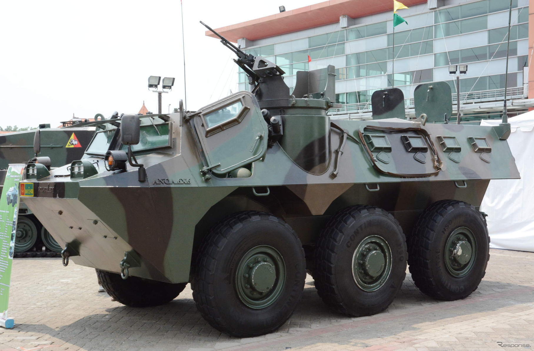 インドネシア国産の装輪装甲車「APS-3 アノア」