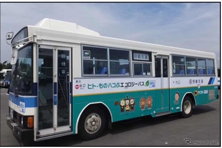 客貨混載する宮崎交通の路線バス