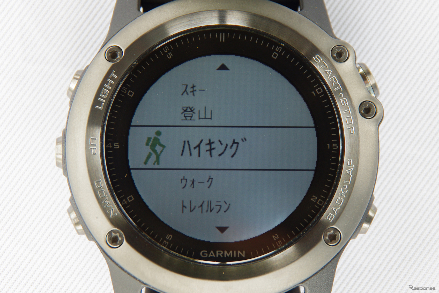 アクティビティの選択画面。1画面に5項目表示されるので操作しやすく、日本語の文字もよりなめらかなフォントになった。