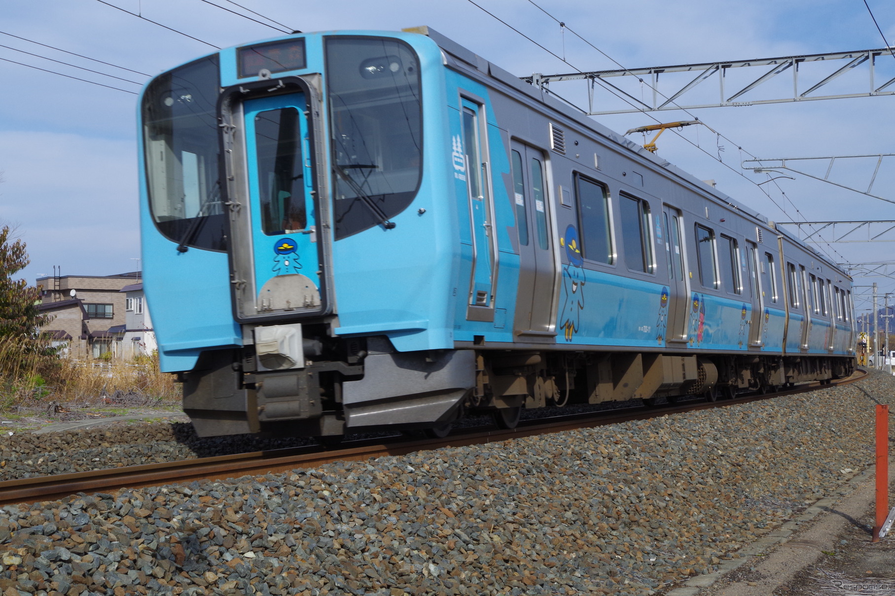 今回の会場アクセス列車は1往復増えて3往復運行される。写真は青い森鉄道の青い森703系。