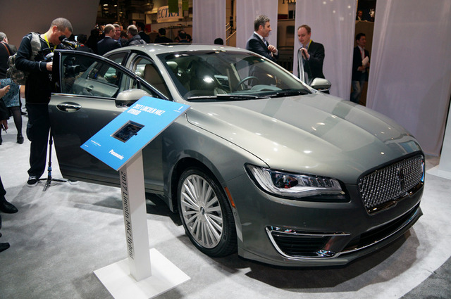 2017年モデルのLINCOLN MKZ HYBRIDに採用される