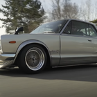 【MotorTrend】なぜアメリカで人気なのか？72年式日産スカイラインGT-Xが再登場！...JDM Legends