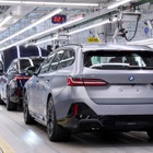BMW、5シリーズ・ツーリング 新型を生産開始…5月末から欧州納車へ