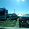 かつて船橋ヘルスセンターの海水浴場があったエリアを京葉線車内から眺める