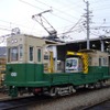八瀬比叡山口駅では貨物電車のデト1000形が展示される。