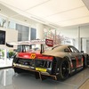 アウディ梅田のオープニングセレモニーのため特別展示されたアウディ R8 LMS