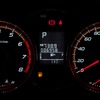 エクシーガ・クロスオーバー7のインパネ。平均燃費計、瞬間燃費計などの情報はダッシュボード上の小型ディスプレイのほうに表示される。