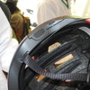 セナ社の「スマート サイクリング ヘルメット」にはスピーカーも内蔵