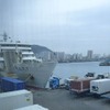韓国の釜山港に停泊中の関釜フェリー「はまゆう」。下関～釜山間を結んでいる。