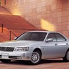 日産は2002年に『マーチ』など新型5車種を発売