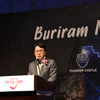 レセプションでスピーチする、ターネス・ペッスワン・タイ国政府官公庁マーケティング・コミュニケーション担当副総裁
