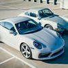 ポルシェ 911 現行のカスタマイズモデルとオーストラリアで最初のポルシェ 911 初代（1965年型）