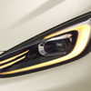 トヨタ アクア 新型、Bi-Beam LEDヘッドランプ LEDターンランプ点灯時 ※Zに標準装備。G、Xにメーカーオプション