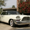 1958 Chrysler 300D。ボンネビルで1958に156.387マイル/h＝251.7km/hの速度記録を達成した