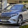 メルセデスマイバッハ初のEV『EQS SUV』、航続612km…受注を欧州で開始