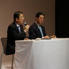 左から志賀COOと日本マーケティングセールス担当常務の片桐隆夫氏