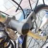 自転車はパナソニック製。キーシリンダーは後輪手前に設置される