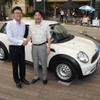 写真：左から 内津基治氏、BMWグループジャパンの佐藤晋介氏