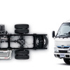【東京モーターショー11】日野、小型EVバンやPHVを初公開 
