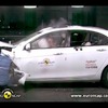 中国の吉利汽車（ジーリー）のEMGRANDブランド、『EC7』の衝突安全テスト（動画キャプチャー）
