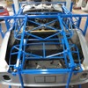 復元中のフェラーリ・275 GTB4