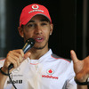 ポールポジションを獲得したマクラーレンのルイス・ハミルトン（2012年シンガポールGP）