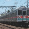芝山鉄道は開業以来、京成電鉄から3600形8両編成1本を借り入れていた。塗装が京成所属の3600形と異なる。
