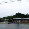 気仙沼線BRTの開業に合わせて改修された本吉駅の駅舎。4月からは専用道と一般道の結節点となり、BRTのホームが駅舎の脇に整備された。
