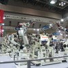 川崎重工業のスポット溶接ロボット