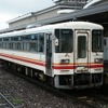 ミャンマーの鉄道は施設の老朽化が著しく、近年は日本の中古気動車の導入が続いている。写真は平成筑豊鉄道で運用されていた300形303号。2010年に運転を終了し、翌2011年にミャンマーに譲渡された。
