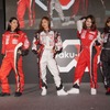 【東京オートサロン14】会場に美人レーサー大集合！？