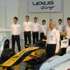 トヨタのスーパーフォーミュラ参戦ドライバーたちと加藤副社長。