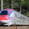 2014年ローレル賞に選ばれた秋田新幹線『こまち』用のE6系。小型の在来線車両と同等の大きさという制約のなかで高速運行を実現した点が評価された。