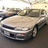 1993年に誕生したのが9代目のR33スカイライン。時代背景からかボディが大型化し、すべてのモデルが3ナンバー化したのがこの世代からである。基本的にはR32の正常進化モデルともいえるもので、構造的には大きな変化はなかった。4気筒エンジンが消滅したのもこの時代である。この時代もGT-Rは生産され、ルマン24時間レースにも出場した。