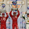 最終戦の表彰式。左から2位ディクソン、優勝カナーン、3位カーペンター。写真：INDYCAR