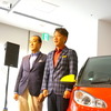 ウォルトディズニージャパン 中沢一雄氏（左）、メルセデスベンツ日本 上野金太郎CEO（右）