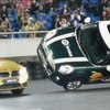 BMWM4クーペとMINIハッチバックによるギネス世界記録挑戦