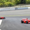 フェラーリ F2001（前）とF310（後）